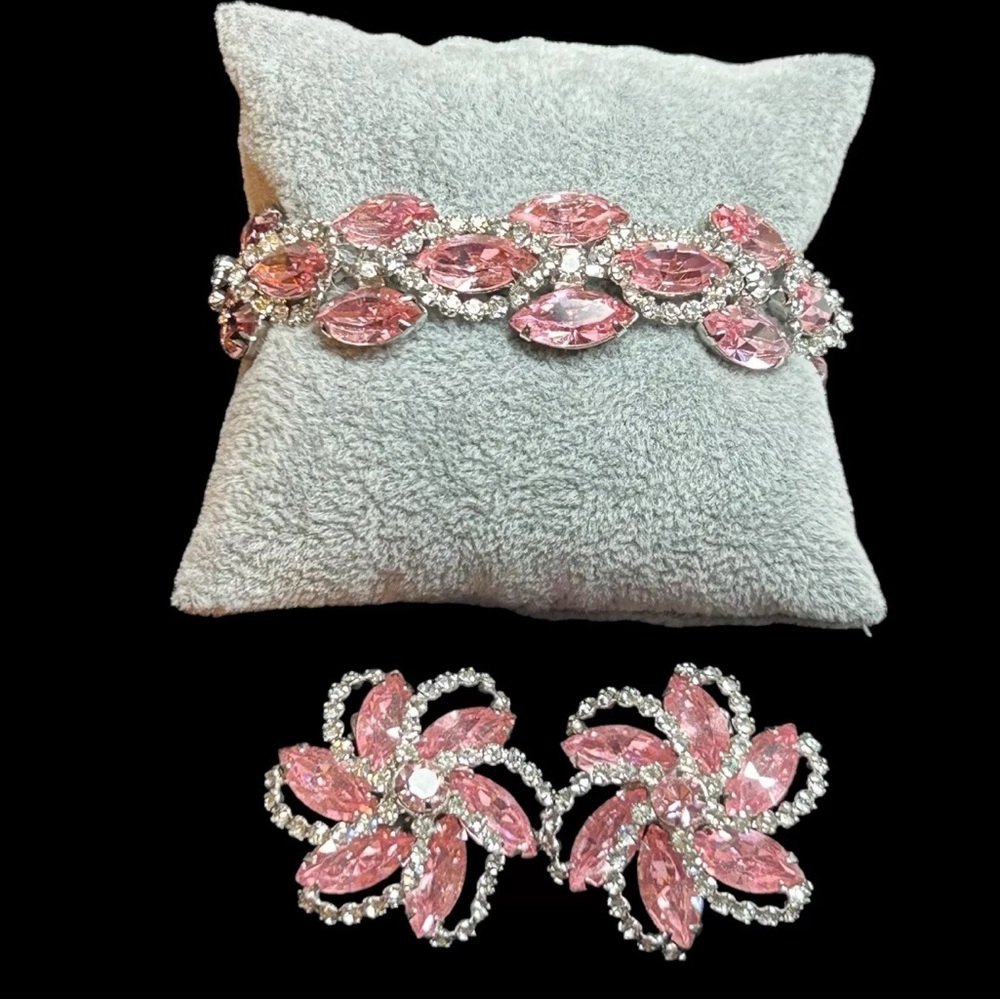 Signed Weiss Silvertone Clear & Pink Crystal Pinwheel Bracelet Clip On Earrings - Picture 7 of 13